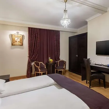 Moxa Boutique 4*