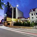 Moxa Hotel 4*