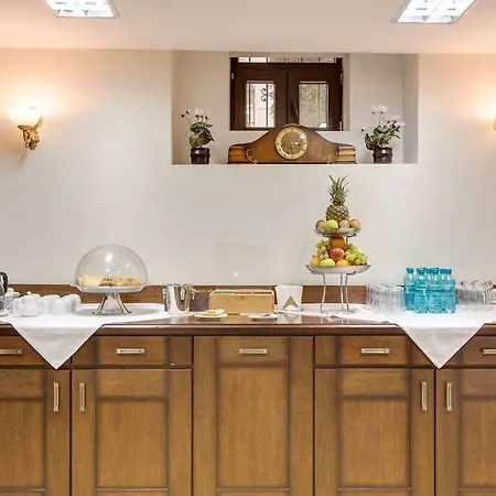 Moxa Boutique 4*