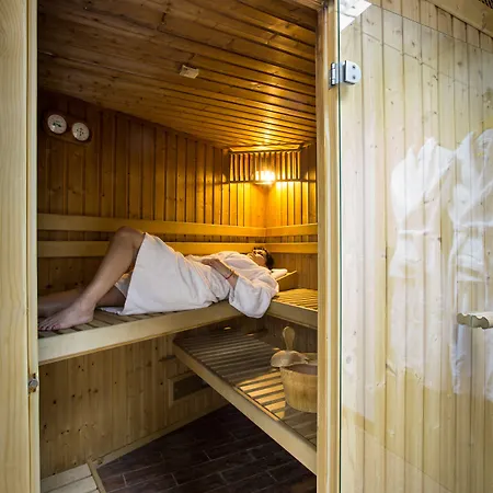 Moxa ブカレスト