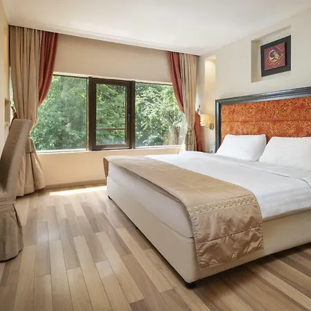 Moxa Boutique 4*